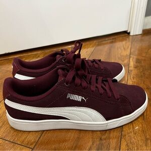 Wine Red Puma Sneakers, size 7